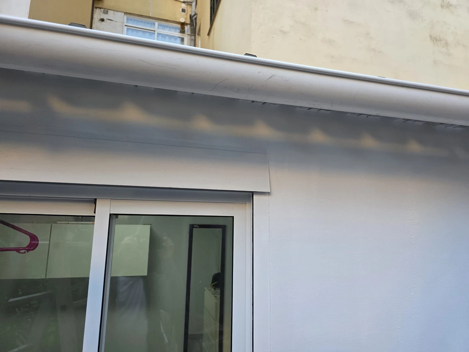 Cubierta exterior con canalón · foto 1