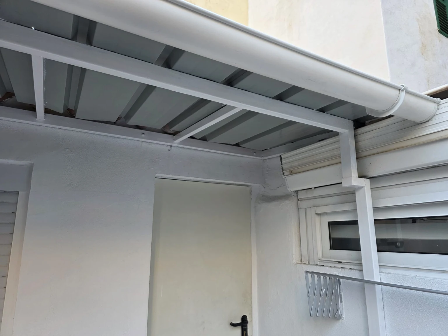 Cubierta exterior con canalón · foto 4